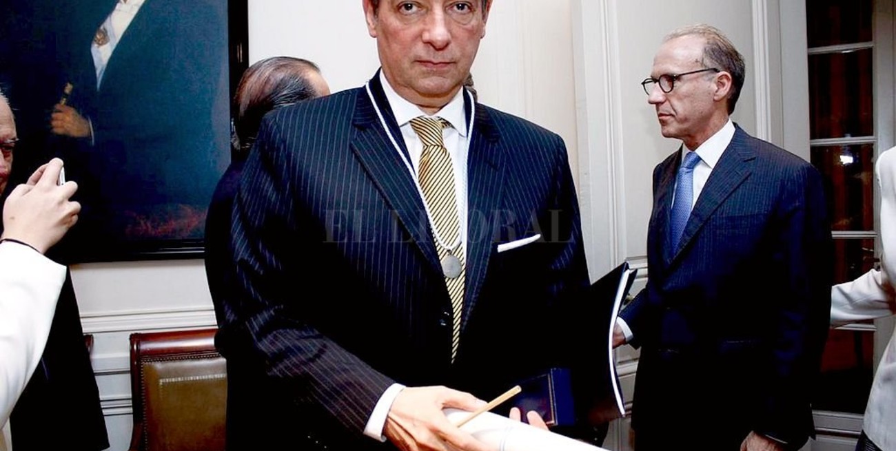 Horacio Rosatti, bronce y barro