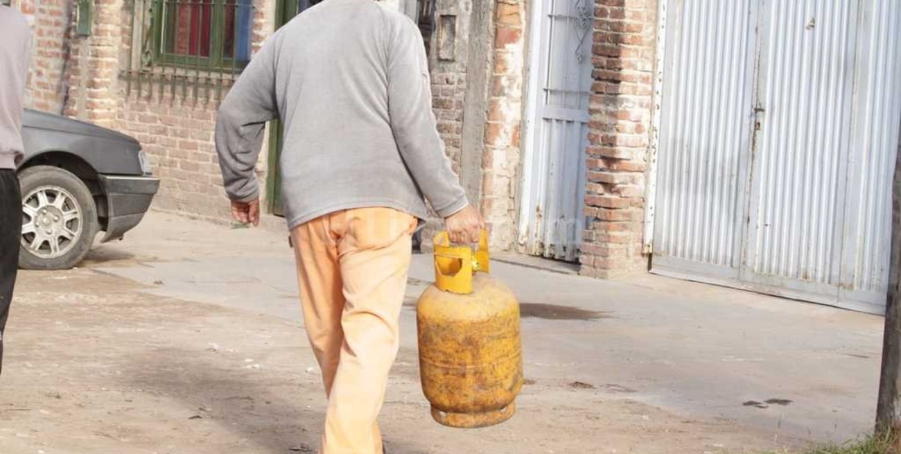 En octubre sigue la venta de garrafas a $ 100 