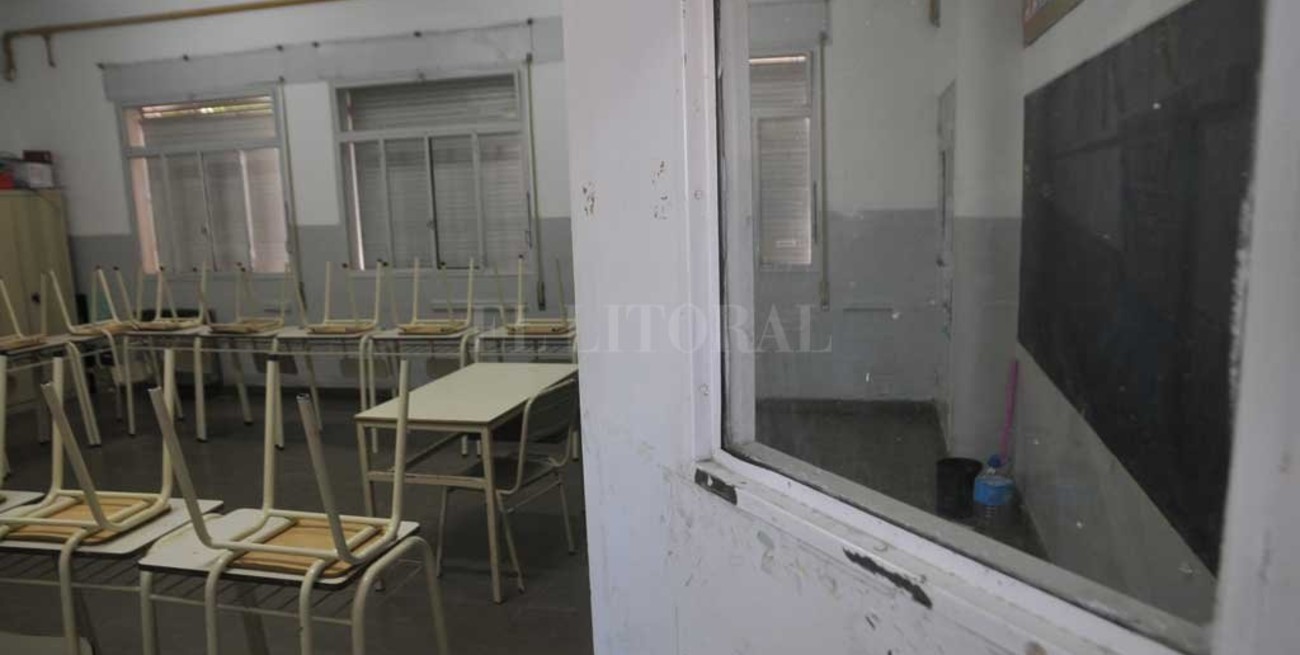 Los docentes públicos resuelven este jueves el paro