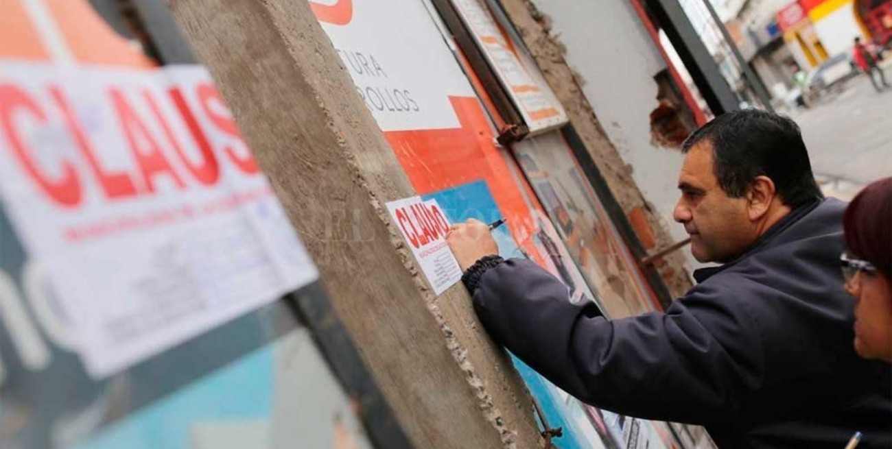 Clausuran la obra de un edificio por grave obstrucción de desagües 