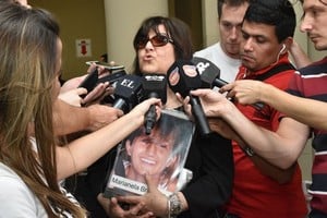 Flavio Raina / Archivo El Litoral Graciela Brondino, la mujer que en la última década se convirtió en un símbolo de lucha, exhibió una foto que inmortaliza el rostro sonriente de su hija Marianela.