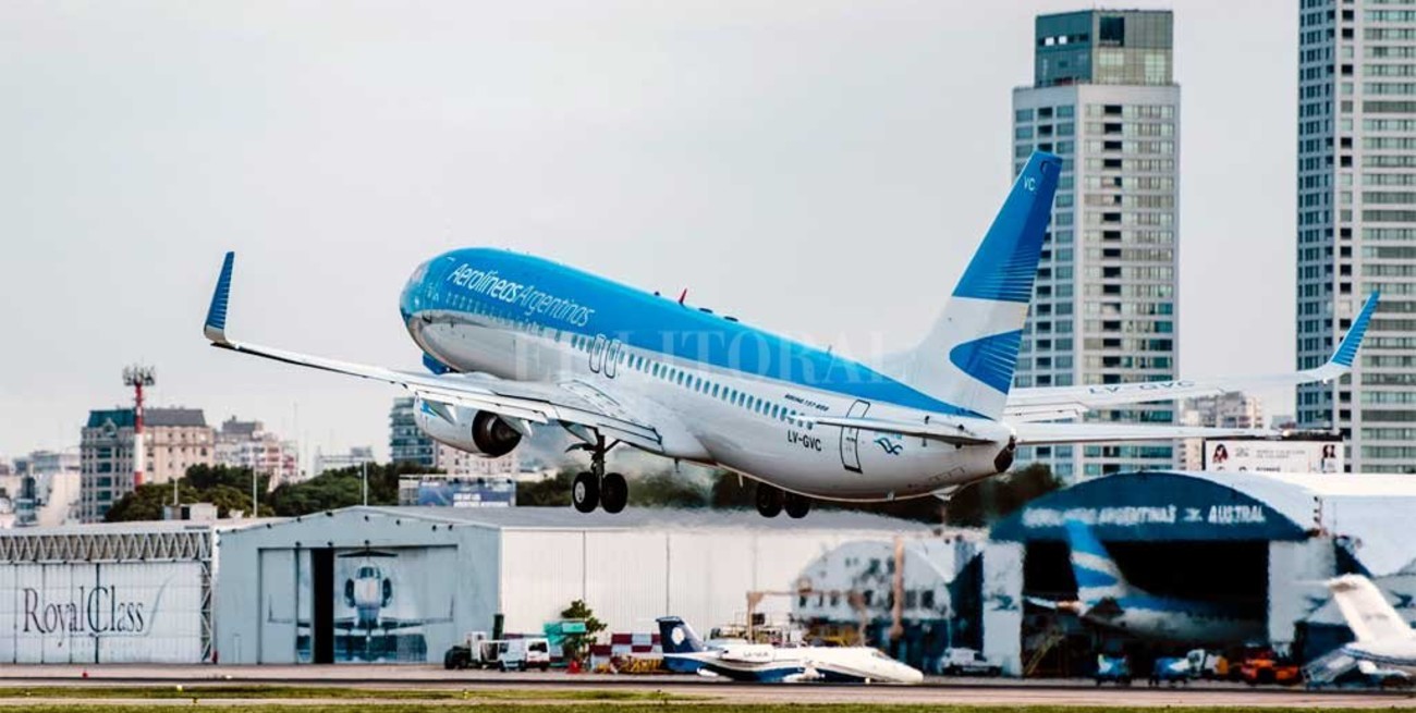Investigan un robo arriba de un avión de Aerolíneas Argentinas que viajó a Miami