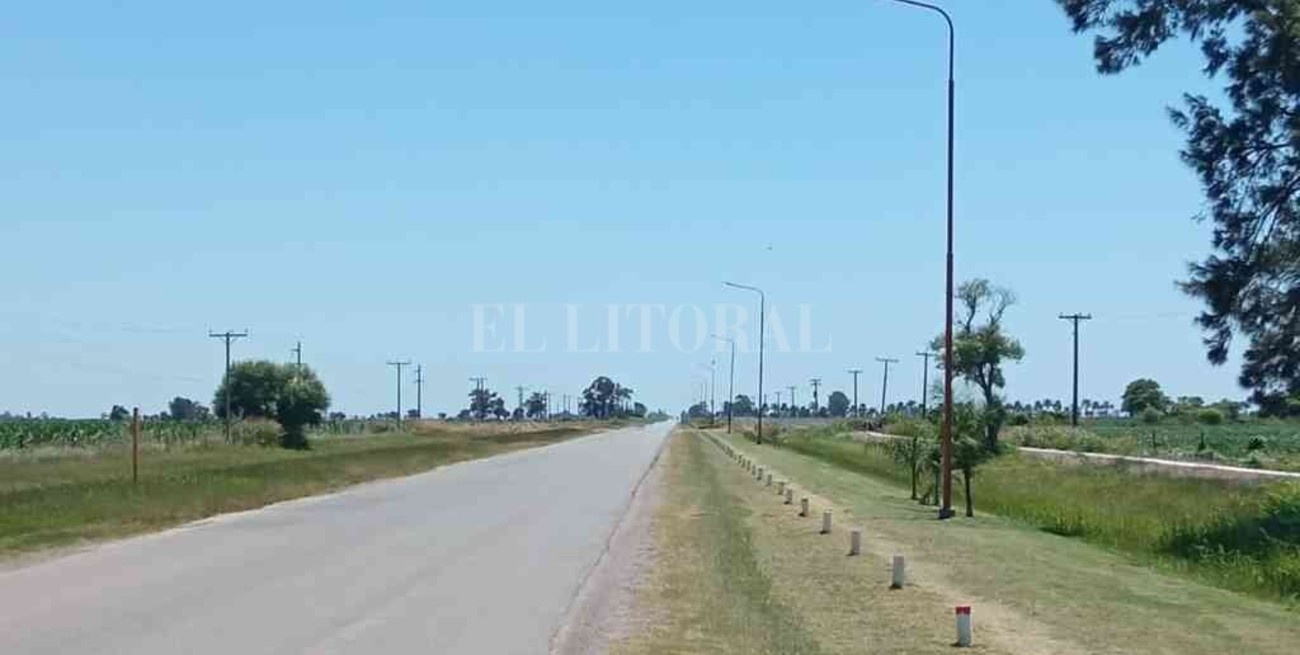 Instalan nuevas luminarias en el acceso a Ramona