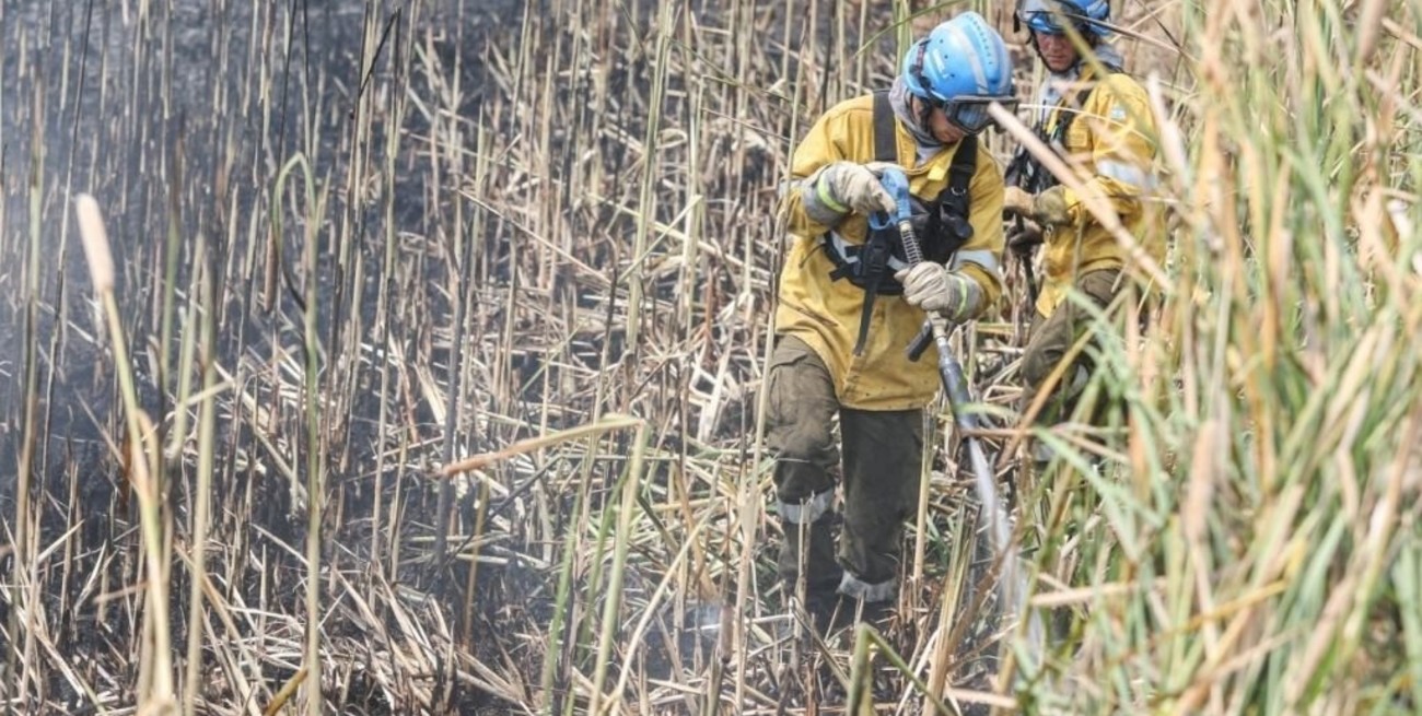 Tras varias horas de lluvia y alivio, todavía quedan siete focos activos en Corrientes