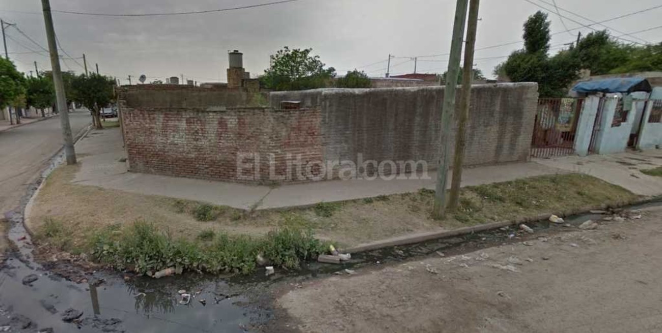 Mató a su padre y lo enterró en el patio de su casa