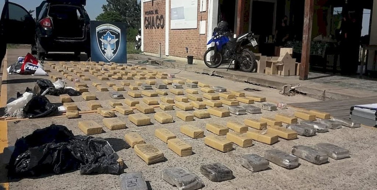 Detuvieron a dos santafesinos con 251 "ladrillos" de marihuana en el Chaco