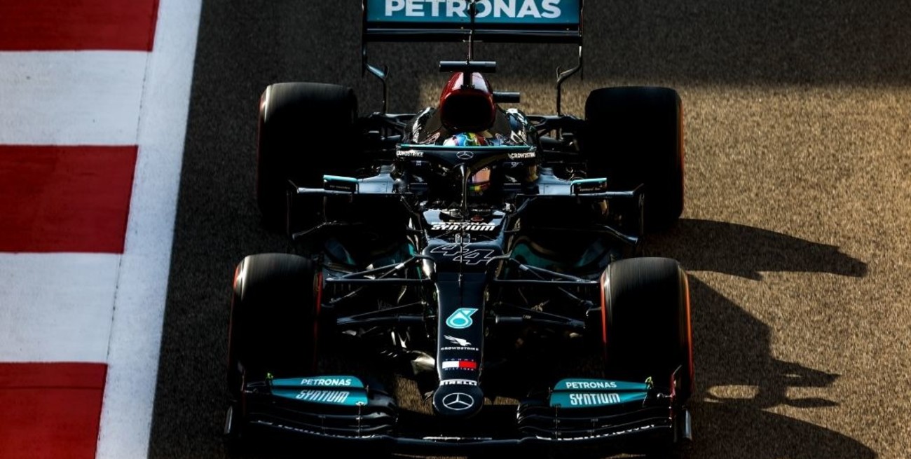Hamilton marcó el mejor tiempo en el segundo entrenamiento de la F1