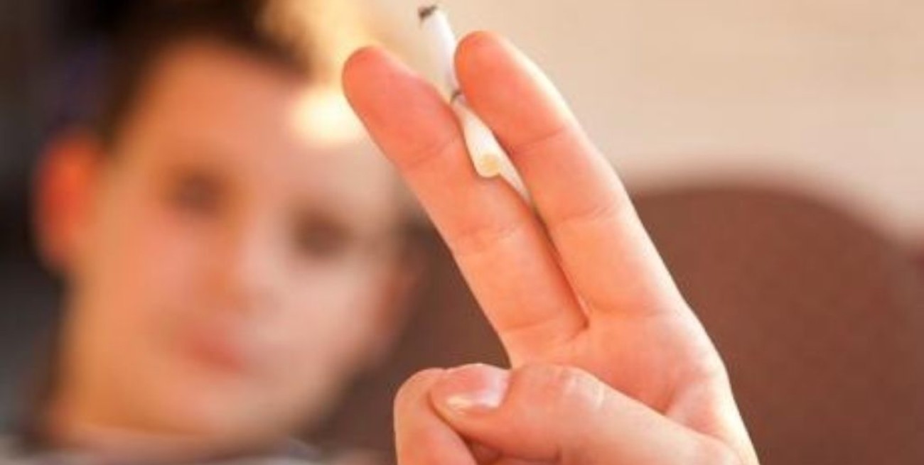 Los hijos de padres fumadores tienen más probabilidades de empezar a fumar