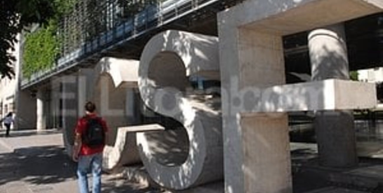 La Católica abre una escuela de verano de salud colectiva