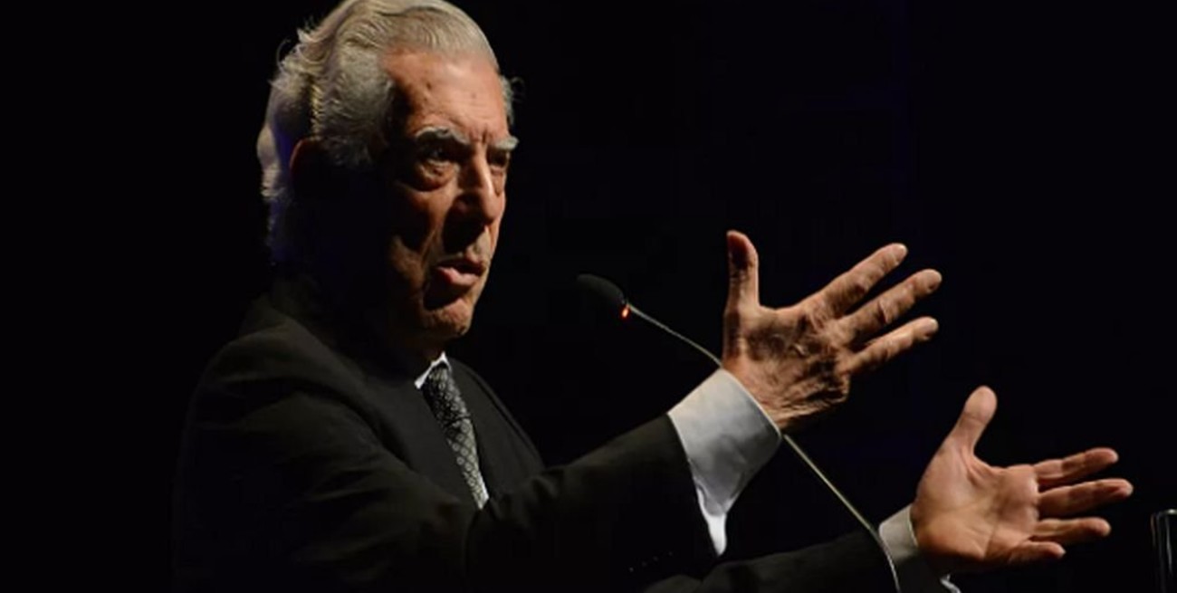 La "maldición" de Vargas Llosa: Kast se suma a la lista de candidatos que el escritor apoya y pierden