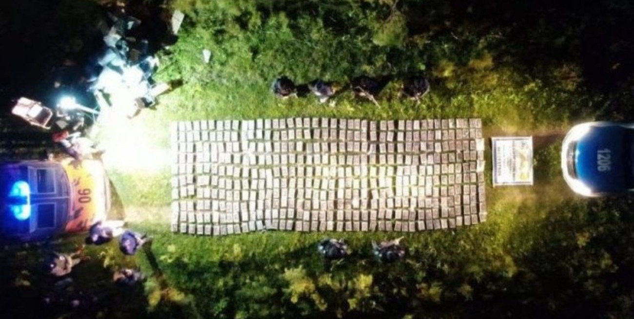 Cuatro detenidos en Entre Ríos tras chocar y abandonar 500 kilos de cocaína