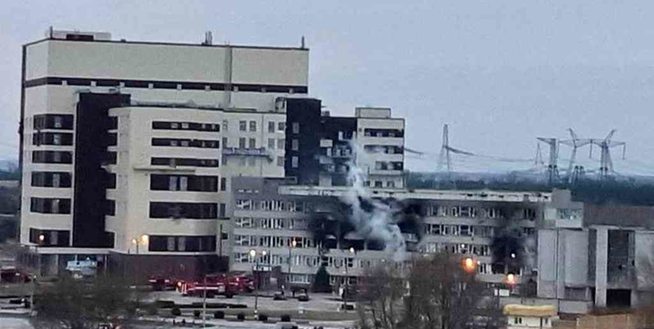 La OTAN condenó la "irresponsabilidad" de Rusia por el ataque a la planta nuclear de Zaporiyia