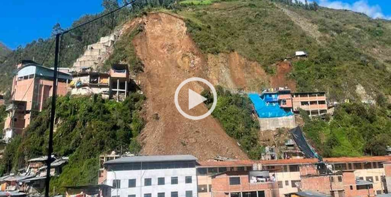 Impactante alud en el norte de Perú dejó decenas de casas destruidas
