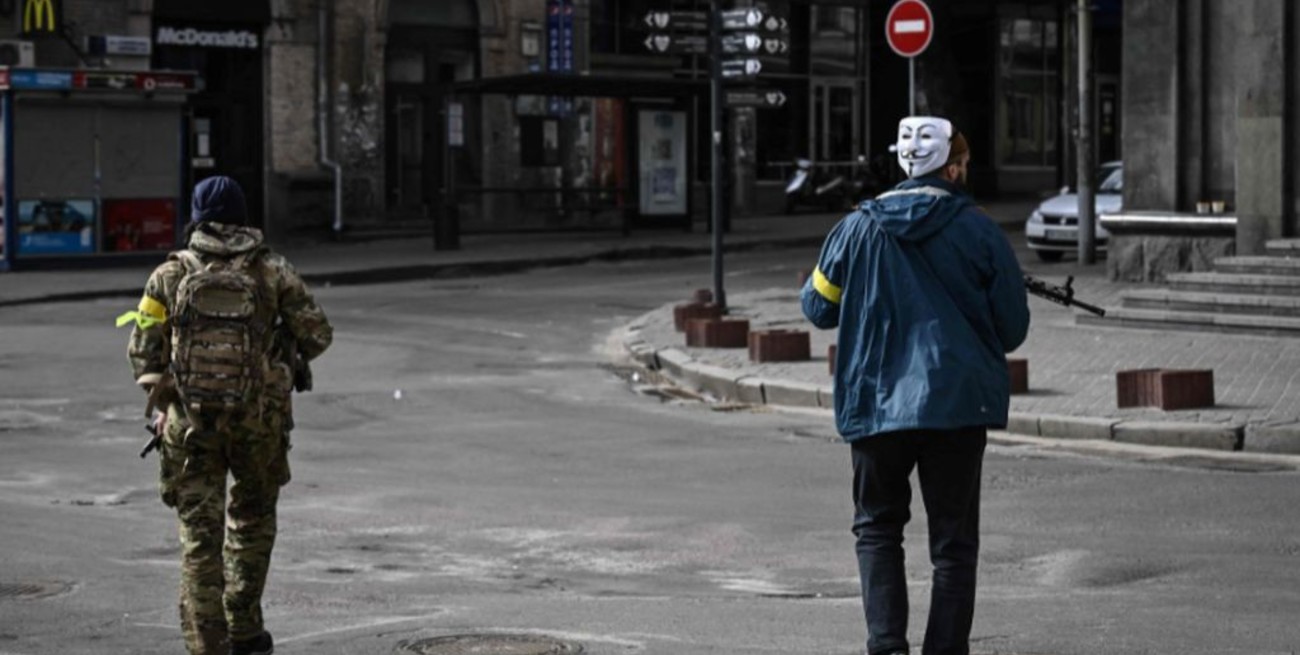 Un "ejército" de hackers amenaza a Rusia con ataques incesantes