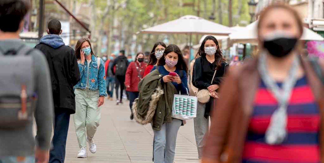 España deja de imponer la cuarentena obligatoria en casos leves de coronavirus