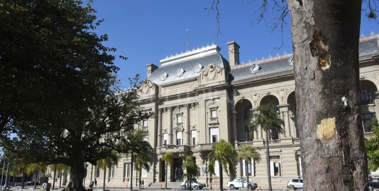 Se hace la luz, pero la plata no aparece