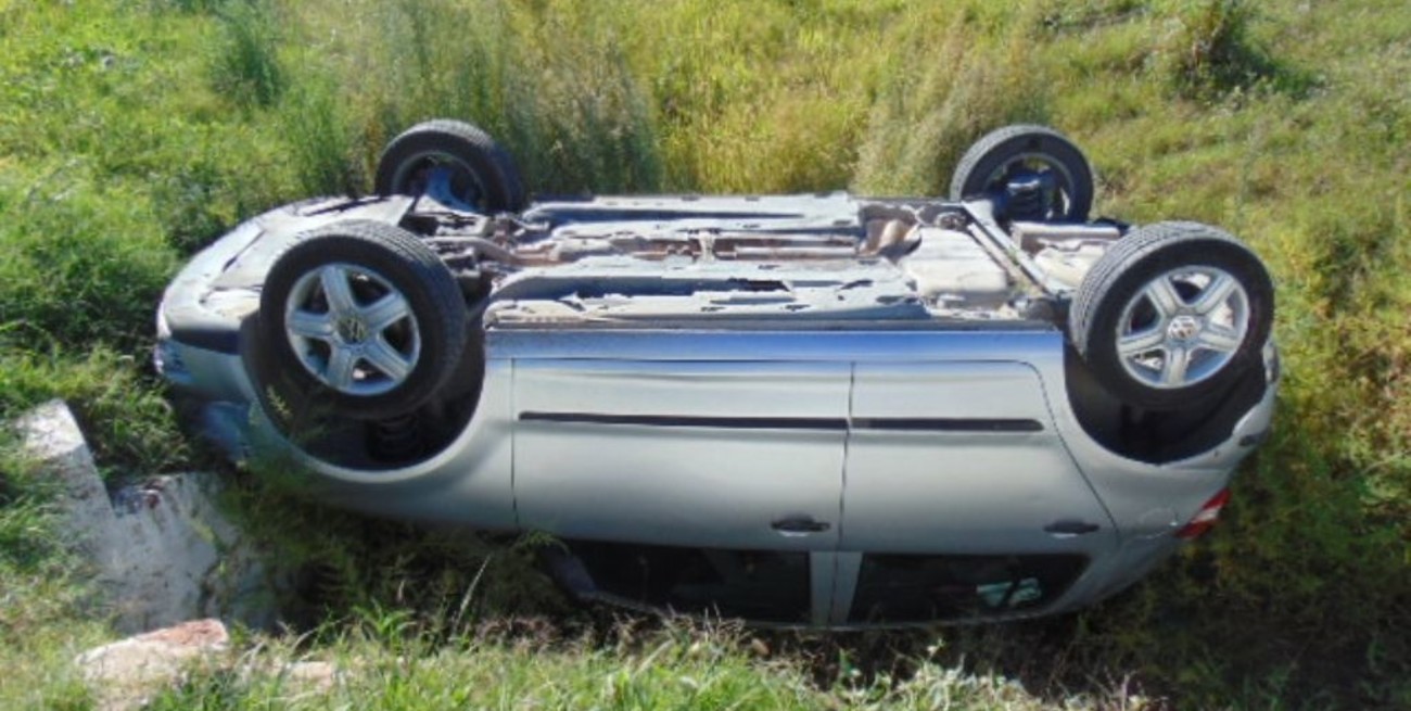 Increíble: una abuela de 83 años saltó de su auto en pleno accidente