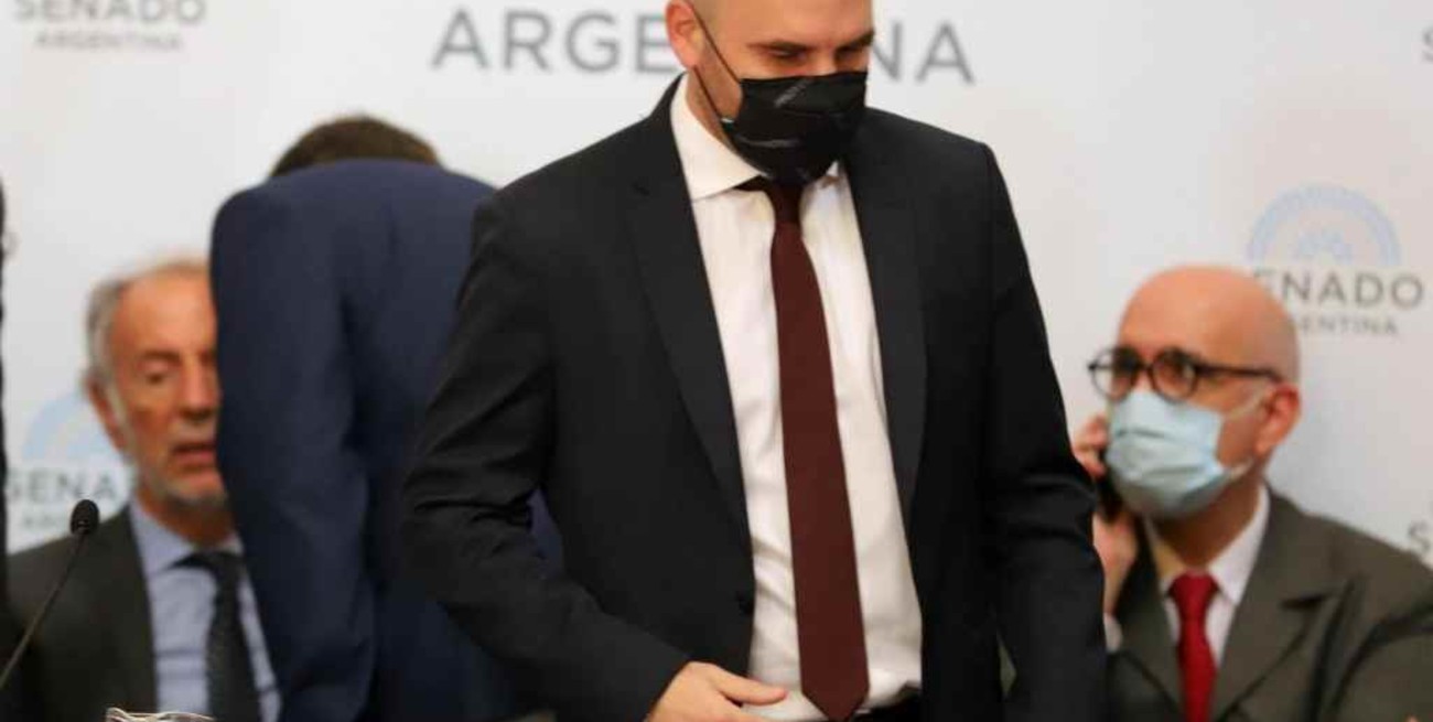 Guzmán: "No hay ningún compromiso asumido con el FMI acerca de impuestos o retenciones"