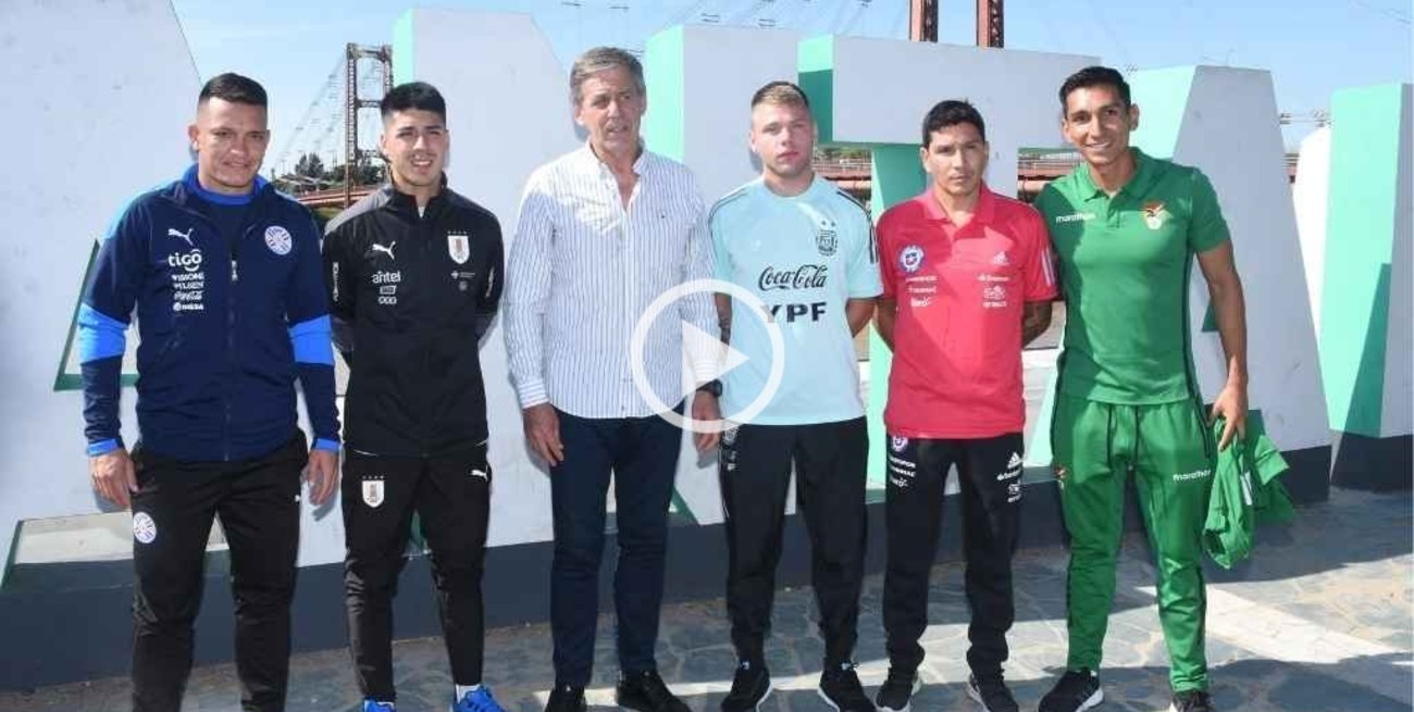 ¡Arranca el fútbol-playa de Conmebol en la Costanera!