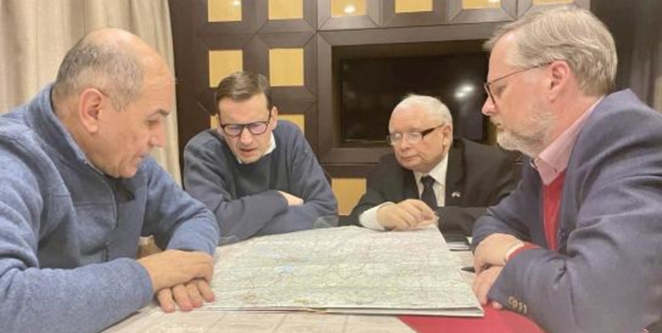 Pese a los bombardeos, primeros ministros de Europa del Este viajarán a Ucrania