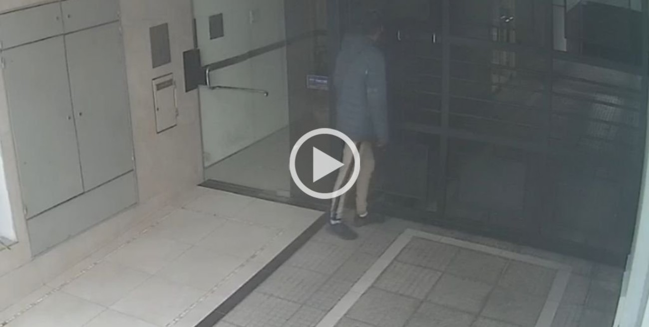 Video: quedó filmado cuando intentó robar en un edificio céntrico de Santa Fe