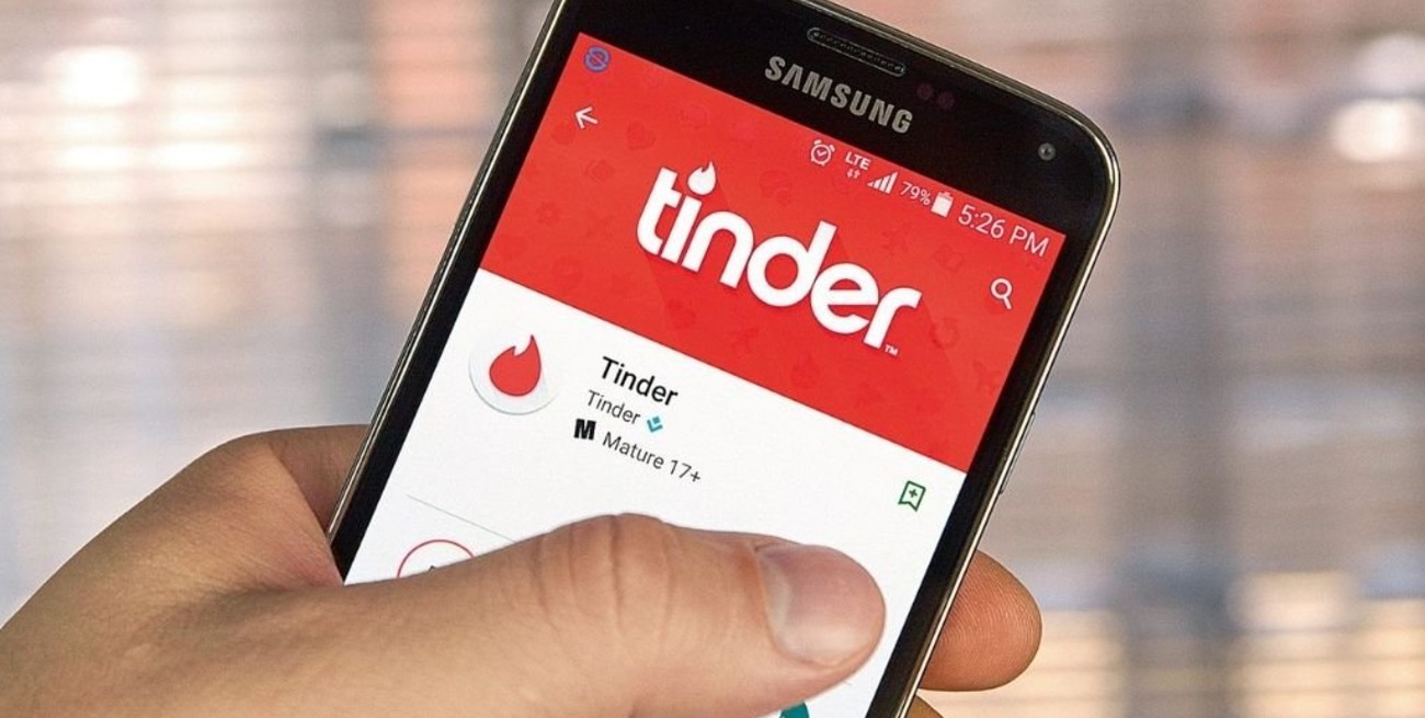 Un joven denunció que una estafadora le sacó 4,5 millones de pesos a través de Tinder