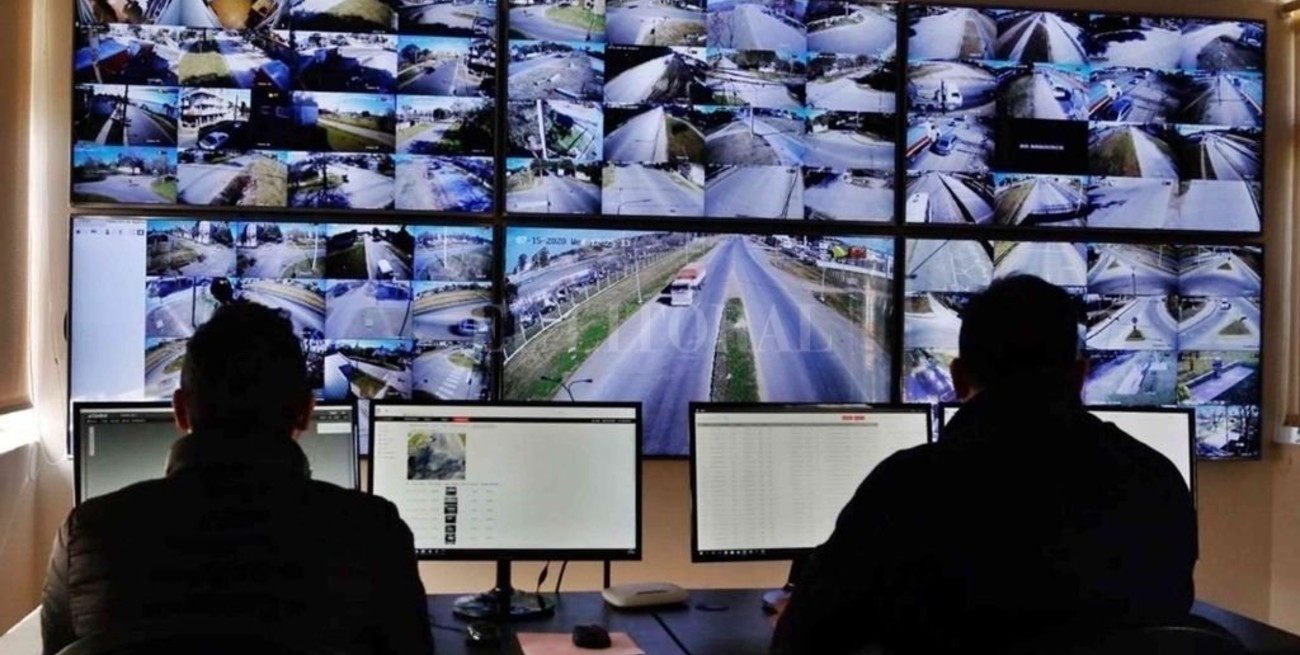 Vecinos "alertantes" por WhatsApp: cómo es  el plan anti delito que piden traer a la ciudad