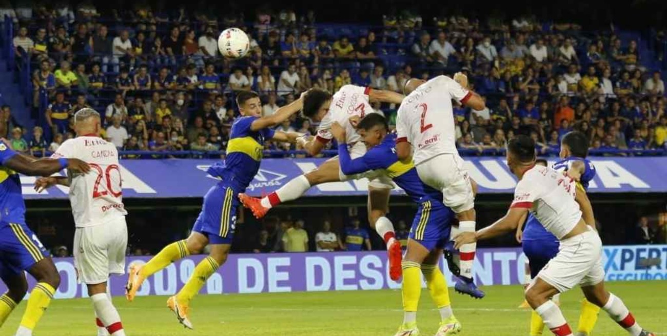 Boca perdió ante Huracán, que hace 12 años no ganaba en la Bombonera