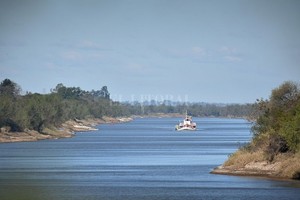 Pablo Aguirre Es prioritario que los Estados cumplan un rol activo y determinante en la gestión del agua por ser un derecho humano esencial y eje rector de la calidad de vida de las personas, considerándola un recurso sobre el cual ejercer soberanía.