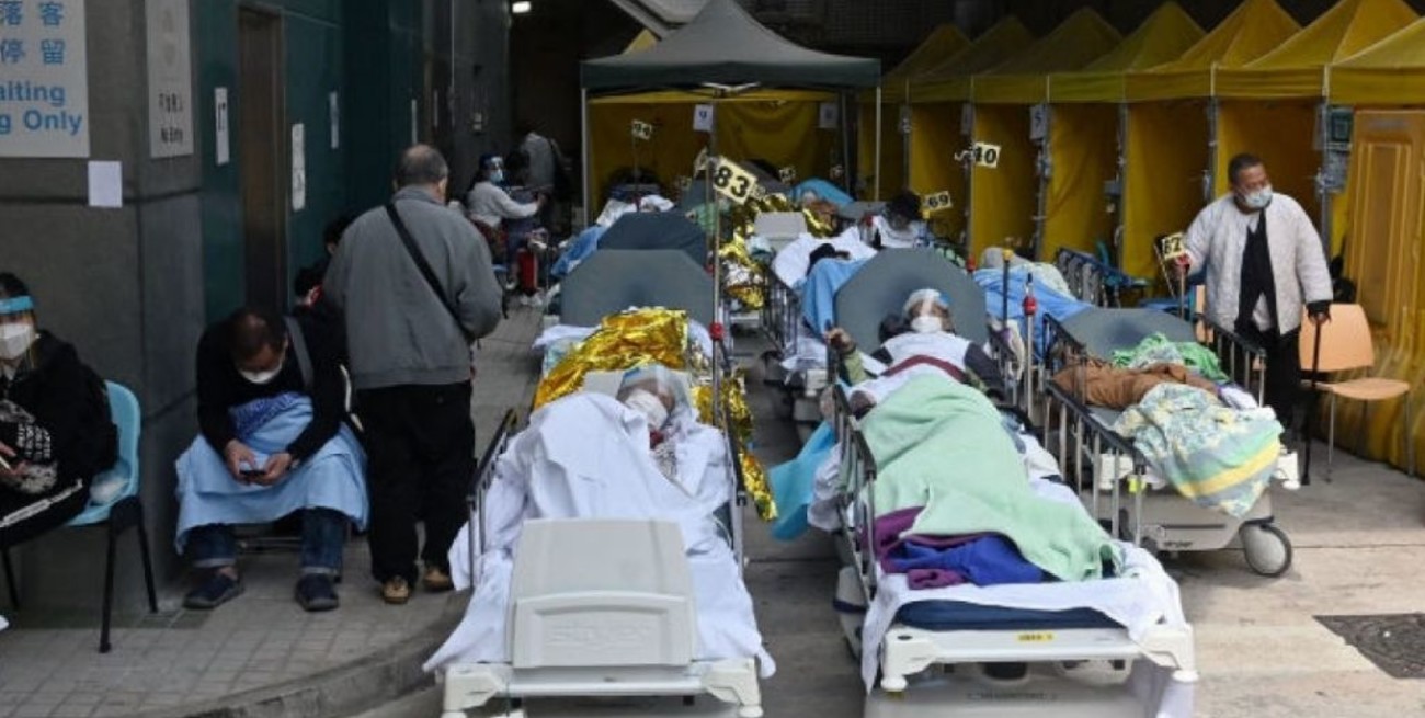 Hong Kong se enfrenta a una nueva ola de covid y sus morgues están desbordadas