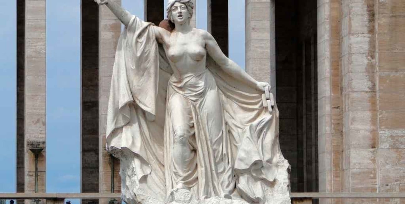 Rosario está desnuda en este otoño