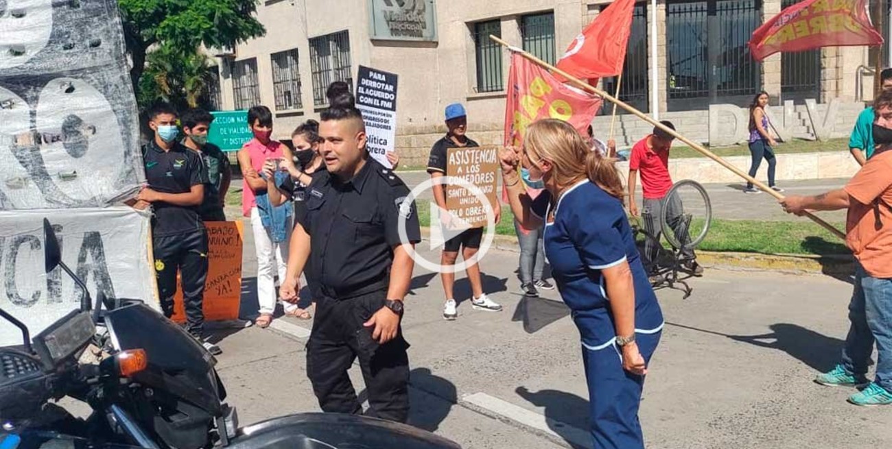 Video: momentos de tensión en la protesta de Av. 27 de Febrero