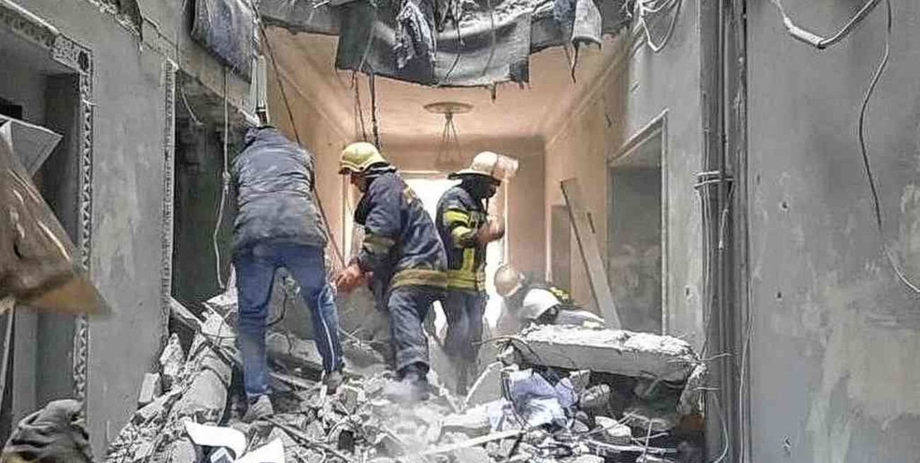 Horror en Ucrania: una niña de seis años murió deshidratada bajo las ruinas de su casa en Mariúpol