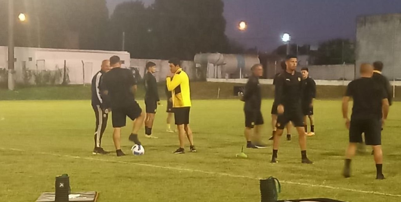 "Peñarol no reencarna y se viene la Copa", dice la prensa charrúa