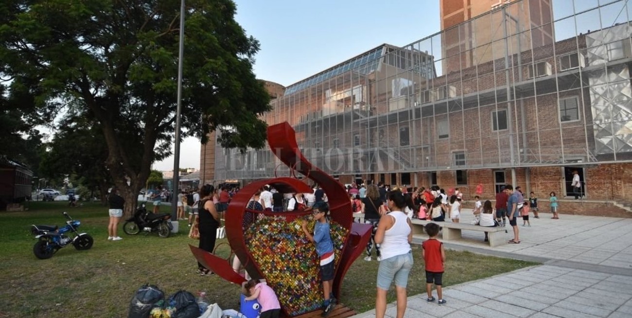 El "corazón" de Bulevar y Rivadavia reunió más de 7 mil kilos de tapitas