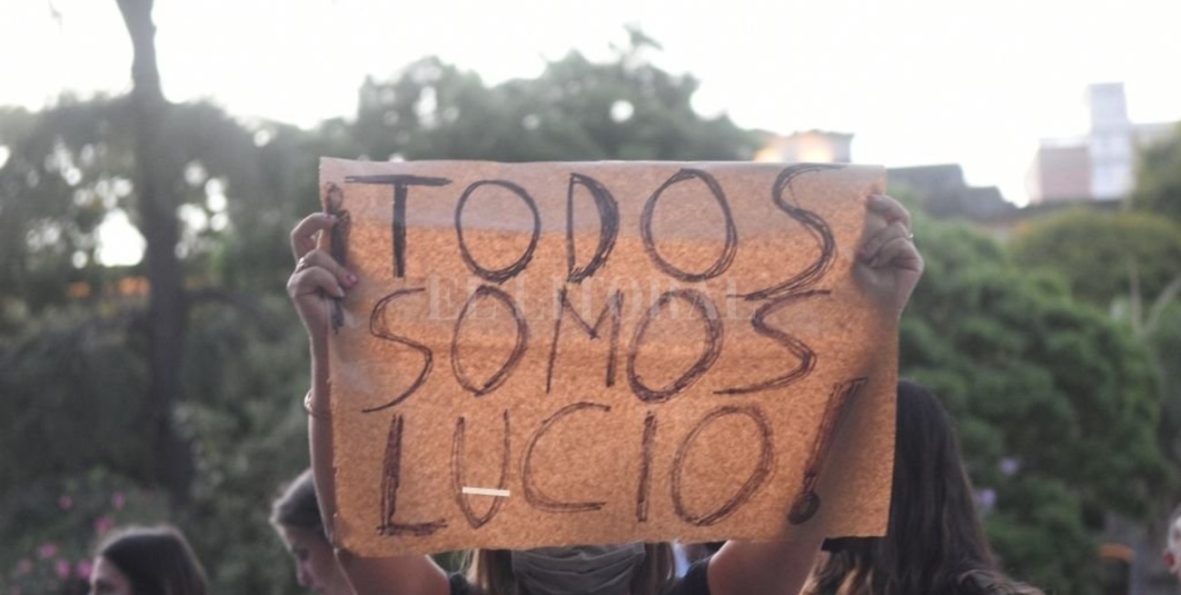 Lucio Belfiori caminó 25 metros picando una pelota de básquet