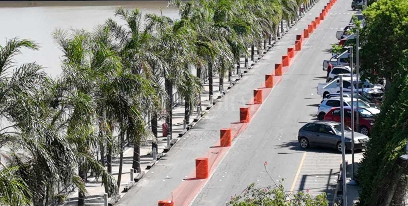 Con una prueba de cargas definen si se  habilita el paseo del Dique I del Puerto de Santa Fe