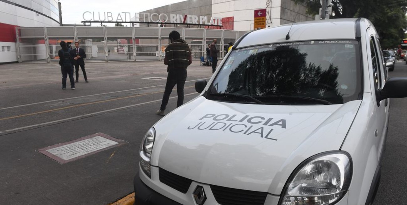 Operativo en el Monumental por el ingreso de Bengalas y la agresión a jugadores de Boca