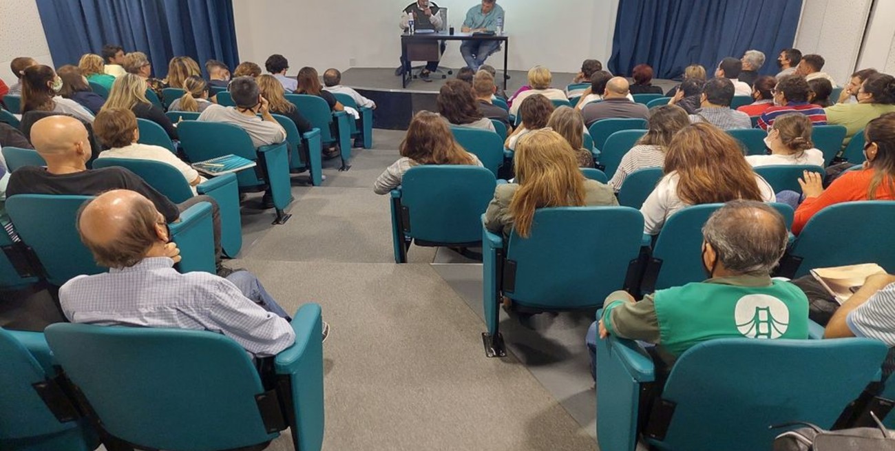 La EAM organizó un panel sobre Derechos Humanos en ASOEM Multiespacio Cultural