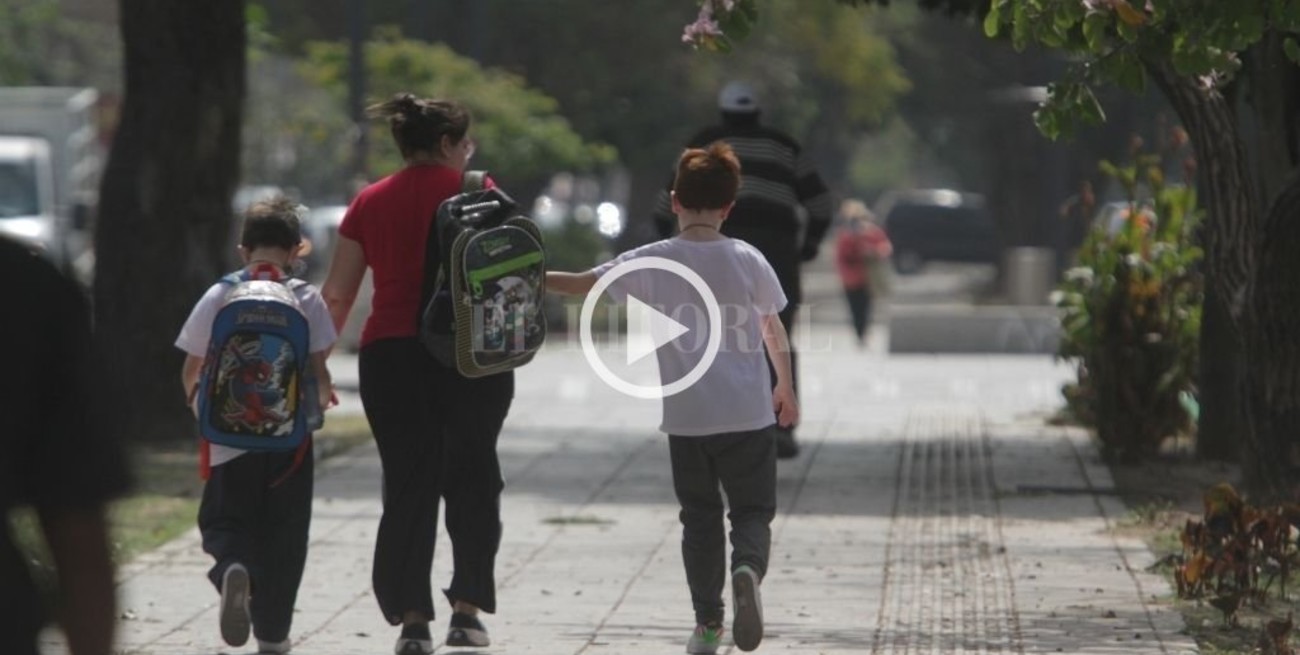 Qué piensan los padres sobre la propuesta de sumar una hora más de clases