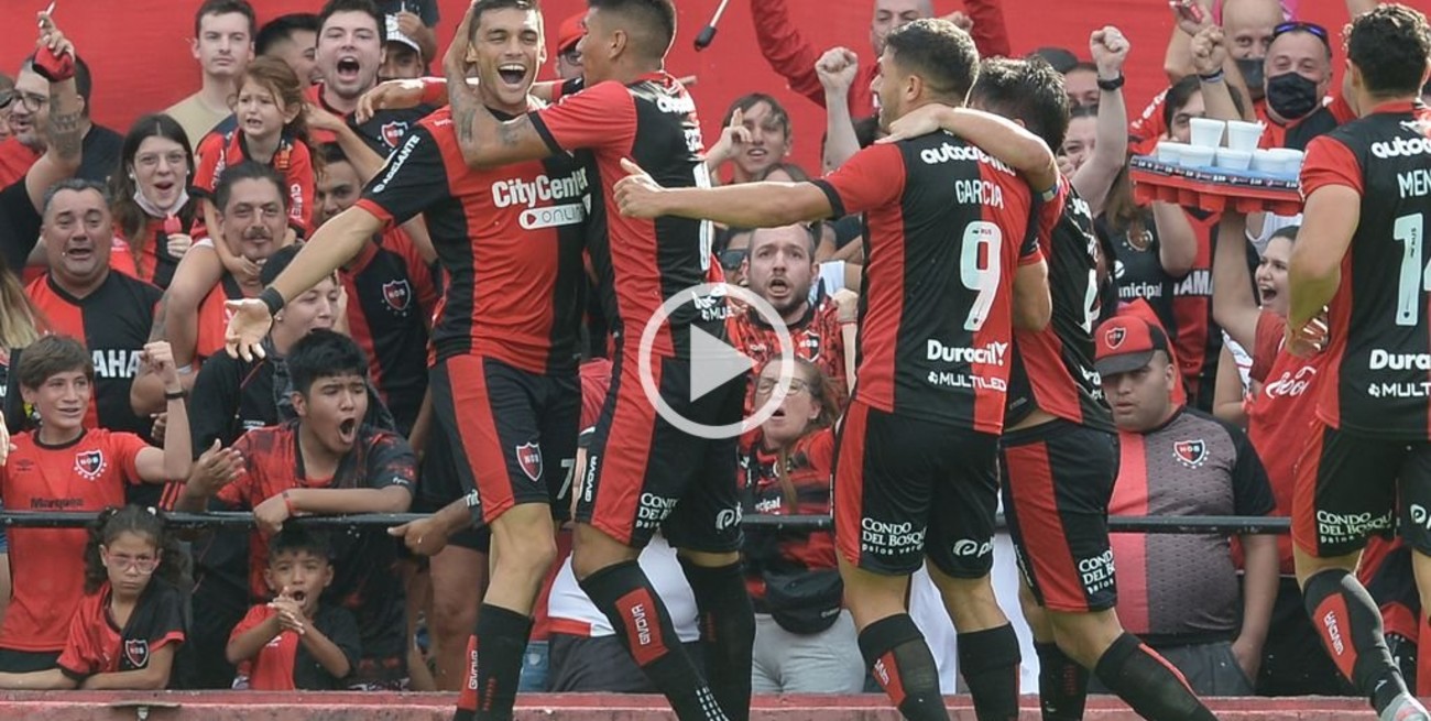 Newell's goleó a Atlético Tucumán en Rosario