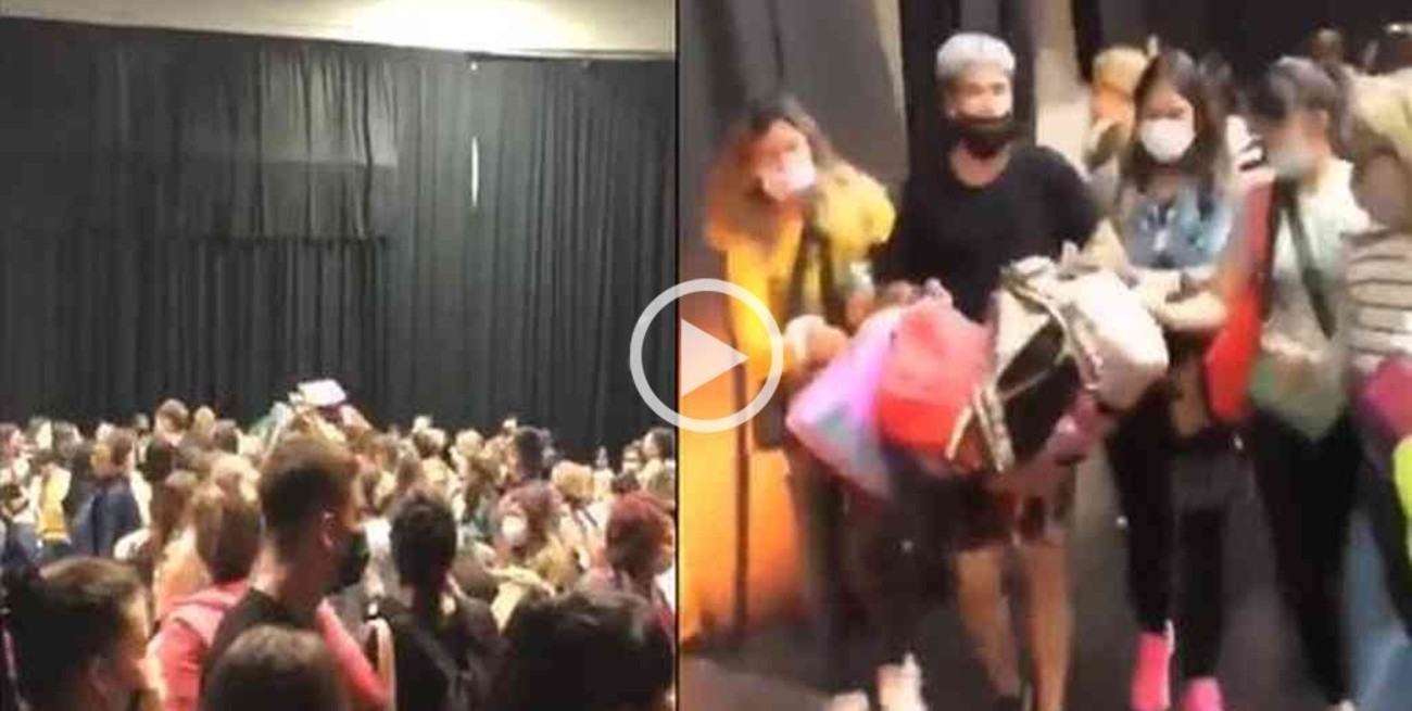 Locura por las carteras Jackie Smith: peleas y empujones durante una liquidación en Palermo