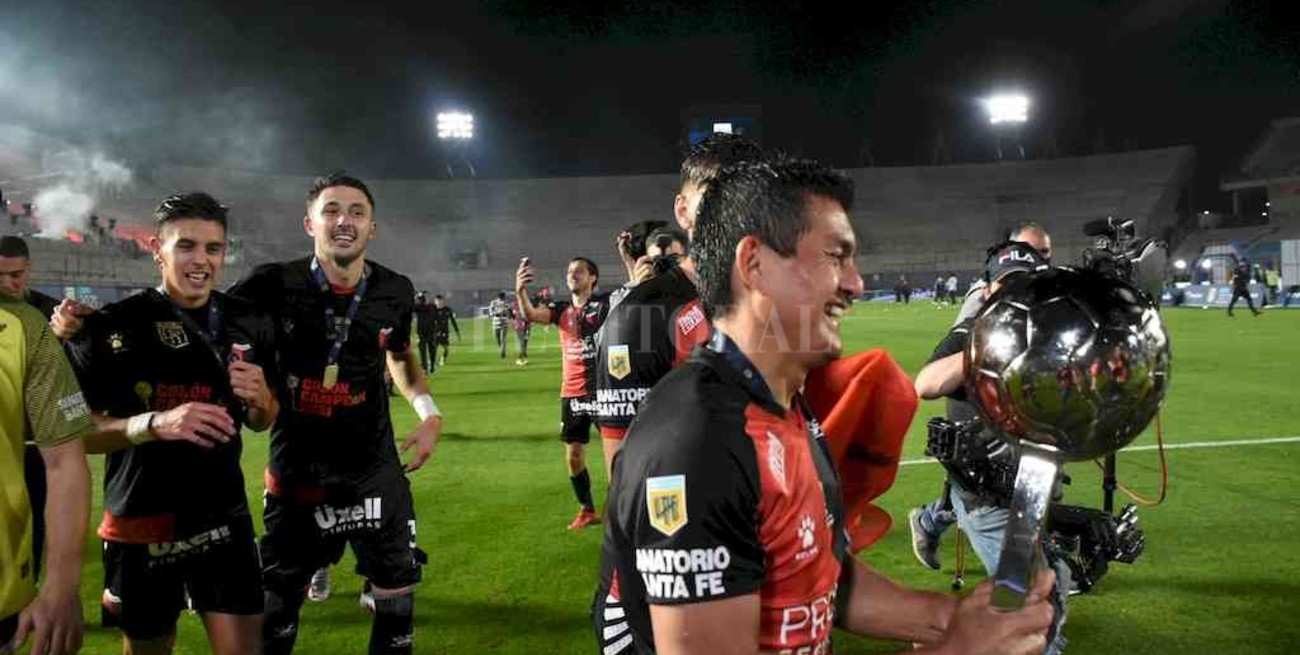 Colón: el 28 de mayo el club festejará el primer año del título