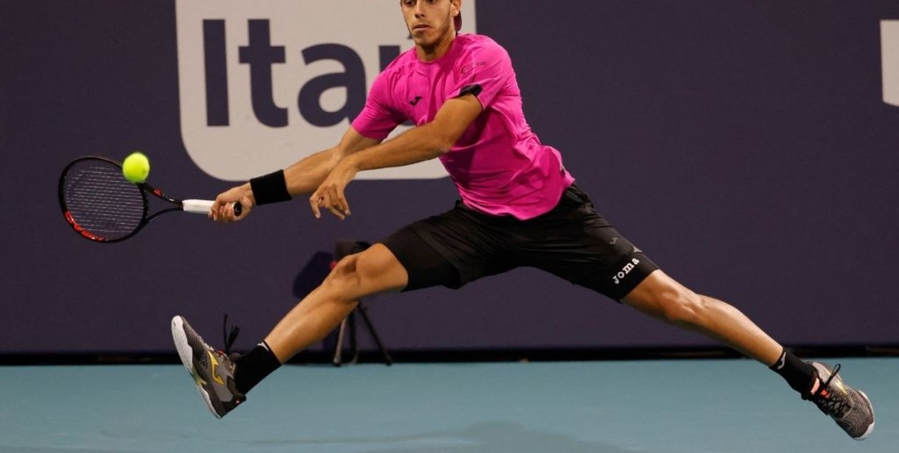Francisco Cerúndolo va por los cuartos de final en Miami