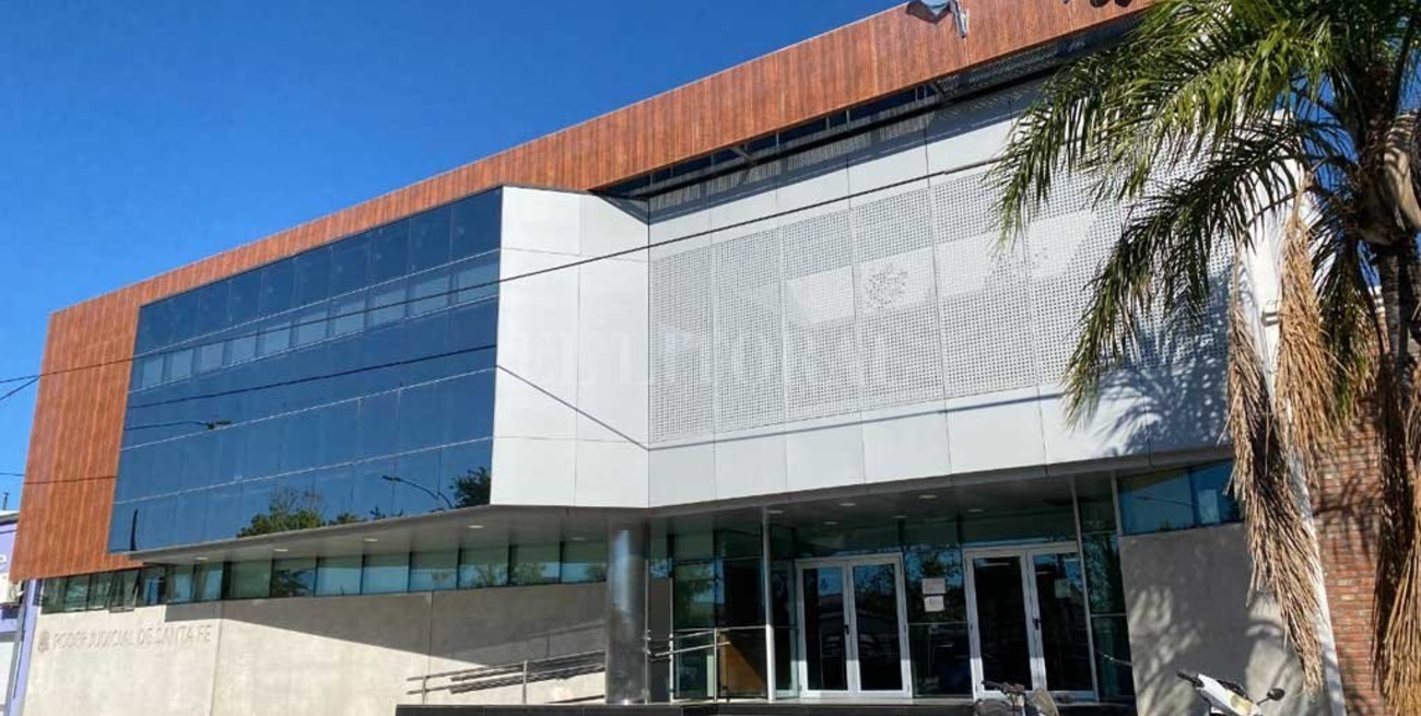 Jueza de San Cristóbal ordenó anotar a un niño con dos apellidos paternos