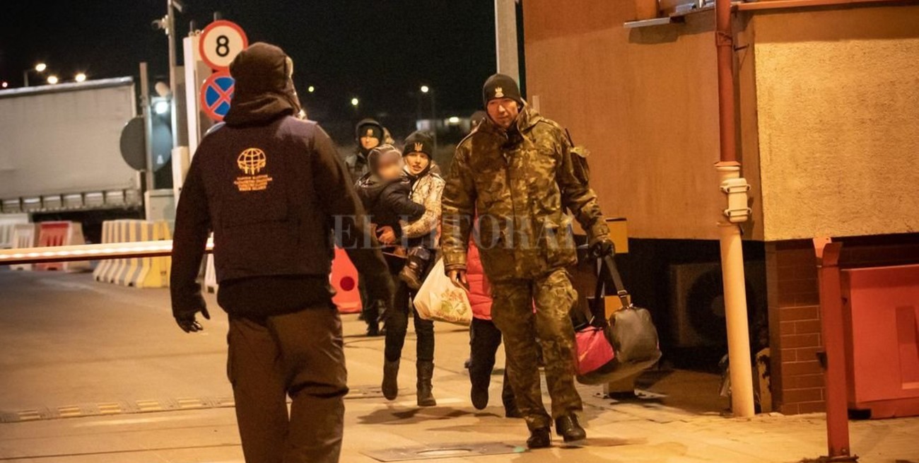 Ya son 86 los argentinos que salieron de Ucrania