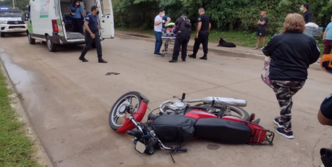 Corrientes: iba a rehabilitación por un accidente y se cayó de su moto