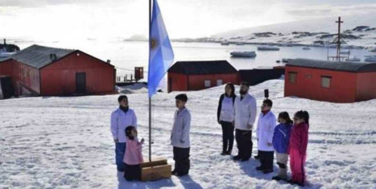 Antártida: la única escuela reabre sus puertas en la base Esperanza