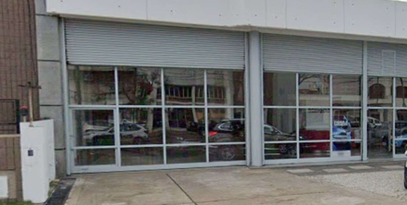 Atacaron a tiros una concesionaria de autos de la zona oeste de Rosario