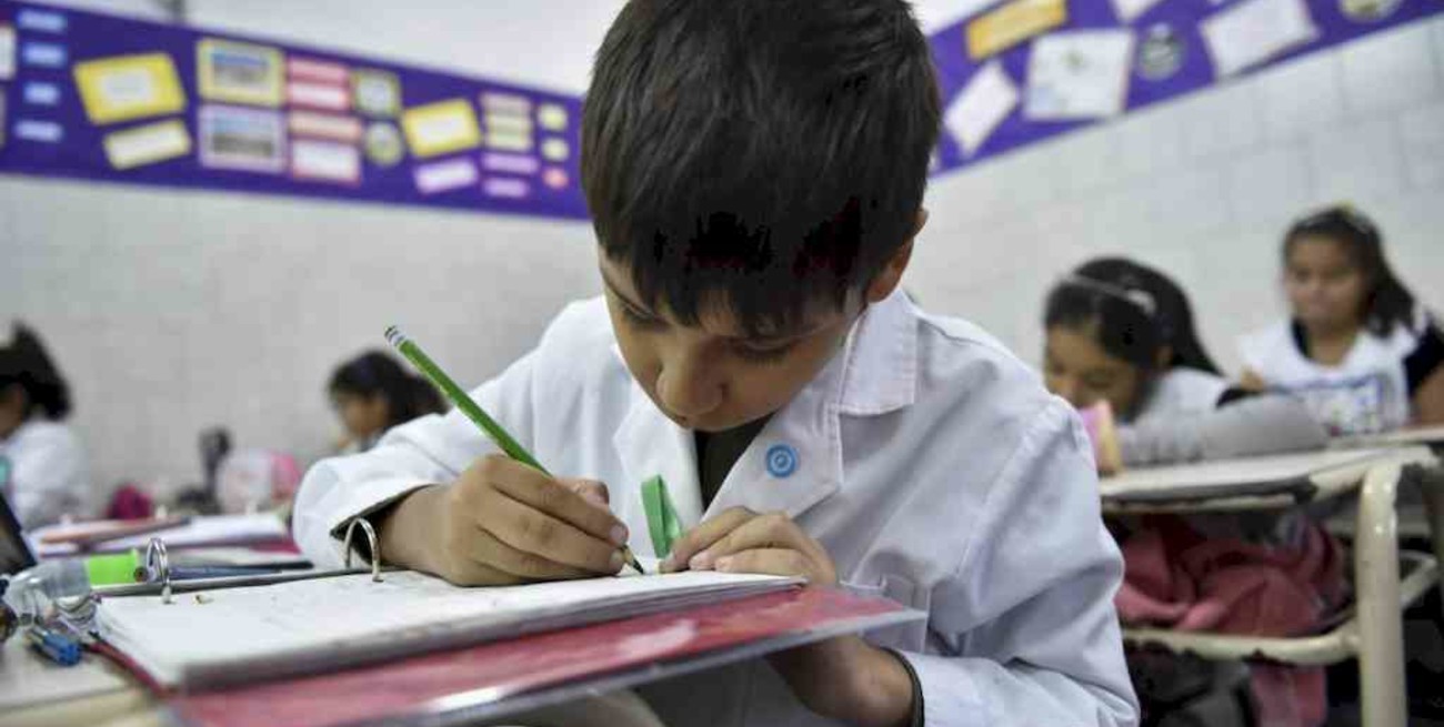 Prueba de la Unesco: estudiantes argentinos lograron un alto desempeño en escritura